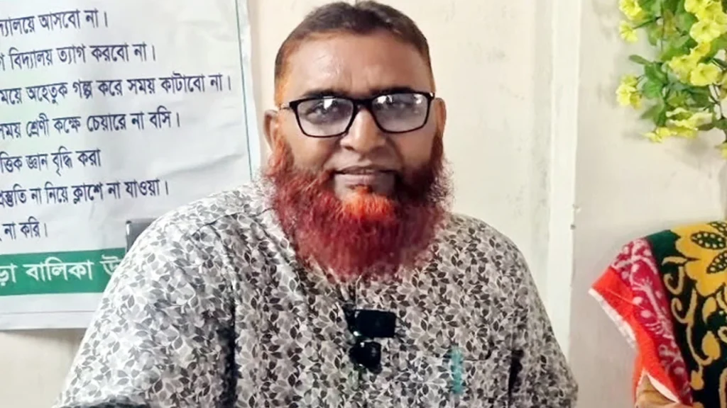 স্কুল ভবন ভেঙে বিক্রির ঘটনায় নাটোরের প্রধান শিক্ষককে শোকজ